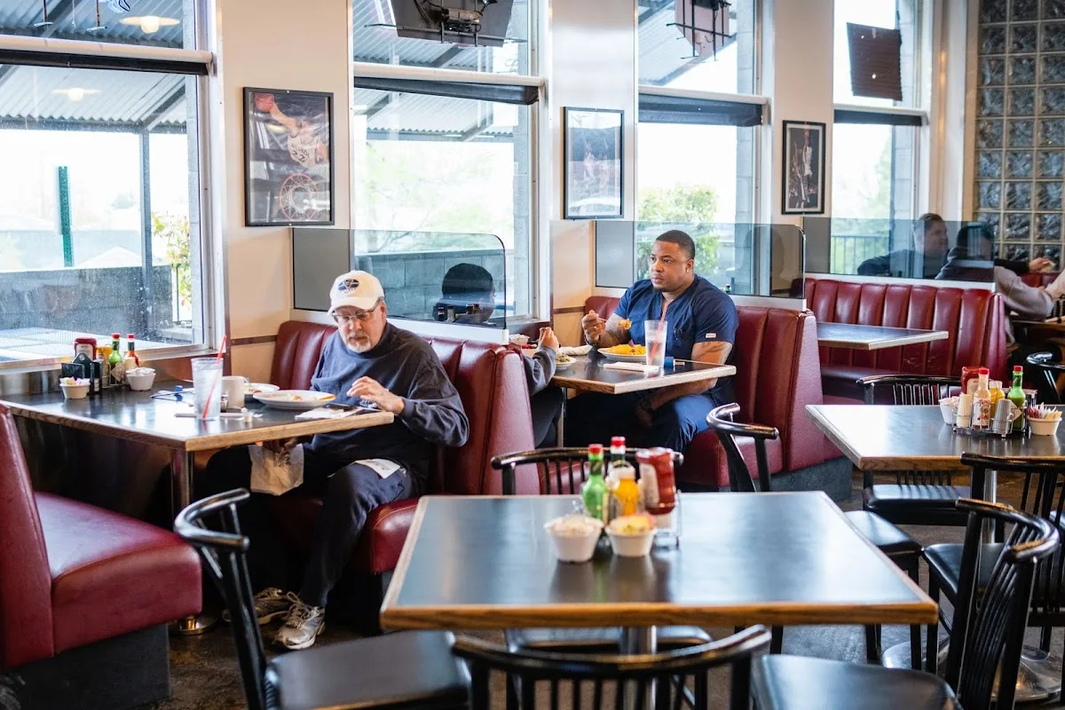 Archie's Giant Hamburgers & Breakfast